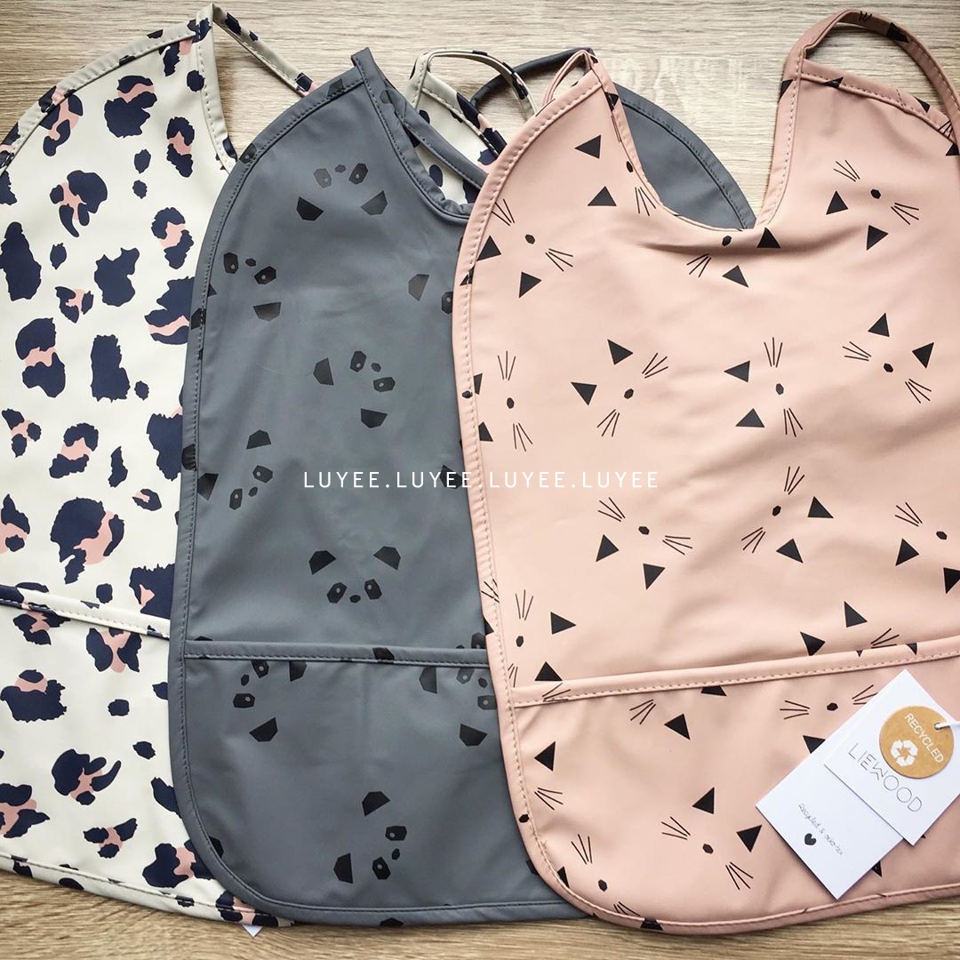 Spot ) Denmark's liewood baby summer waterproof around dinner around sleeveless anti - dressed snack pocket