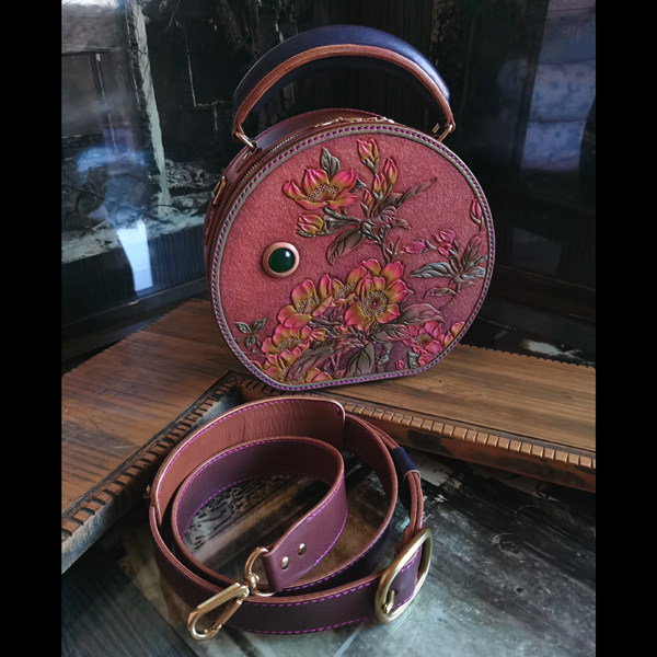 Handmade genuine leather girl bookbinding leather Painted Sea Tang Flower Jade Medullary inlaid hand carrying oblique satchel shoulder retro small round bag