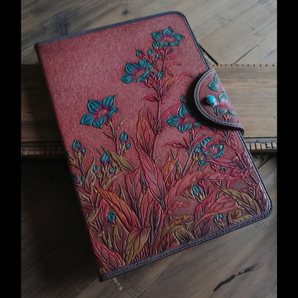 Handmade leather carvings painted blue orange pearl pearl female A4 notebook envelope