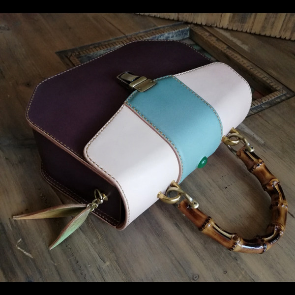 Handmade Tannic Cow Leather Bag Bookbinding Head Layer Cow Leather Bamboo Knuckle Handle Inlay Green Agate Women's Carry Bag