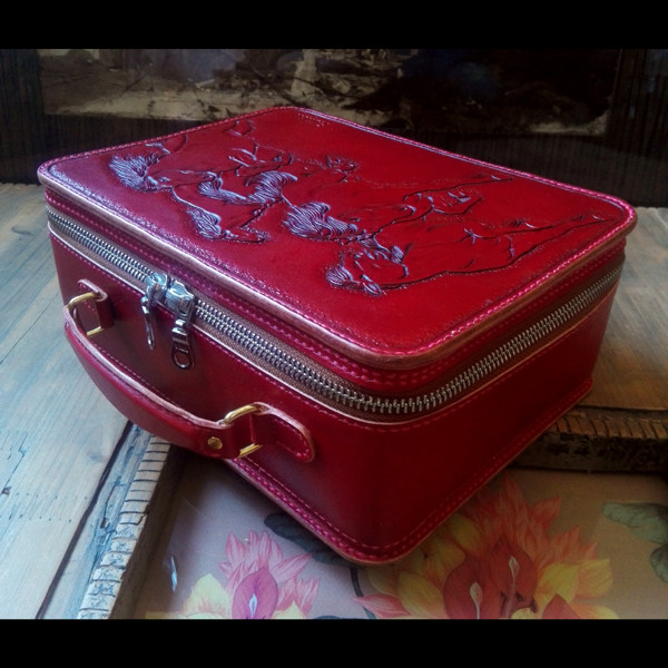 Handmade cowhide men's bag women's bag custom leather carving galloping horse burgundy women's storage box makeup bag