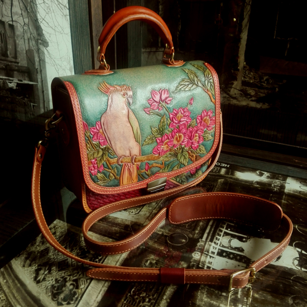 Handmade Genuine Leather Men's Bags Women's Bags Booking Cow Leather Carvings Flowers Painted Parrot Sea-Tang Woman's Carry Bag Slanted Satchel