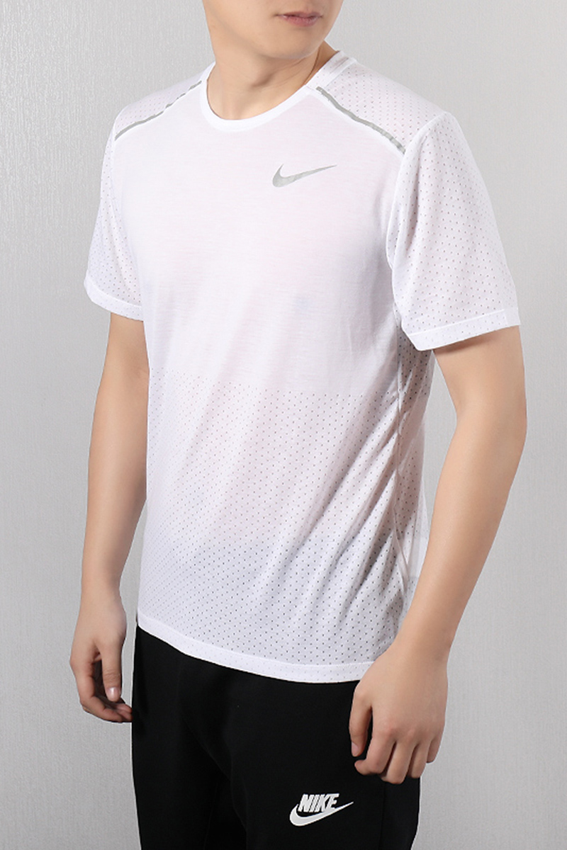 Nike Nike Men 2019 Mùa thu mới Thể thao thoáng khí Làm khô nhanh Chạy thể dục Áo thun ngắn tay AT3924 - Áo phông thể thao áo thun the thao nam nike