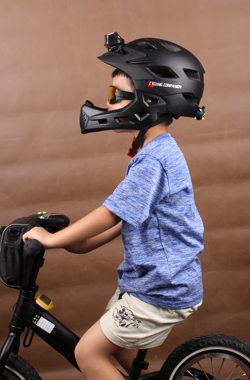 xe thăng bằng bike 8 CYCLINGCOMPANION gửi đồ bảo hộ với ánh sáng trẻ em trượt xe mũ bảo hiểm cân bằng mũ bảo hiểm xe cằm bảo vệ đầy đủ mặt mũ bảo hiểm - Smart Scooter 	xe thăng bằng strider pro