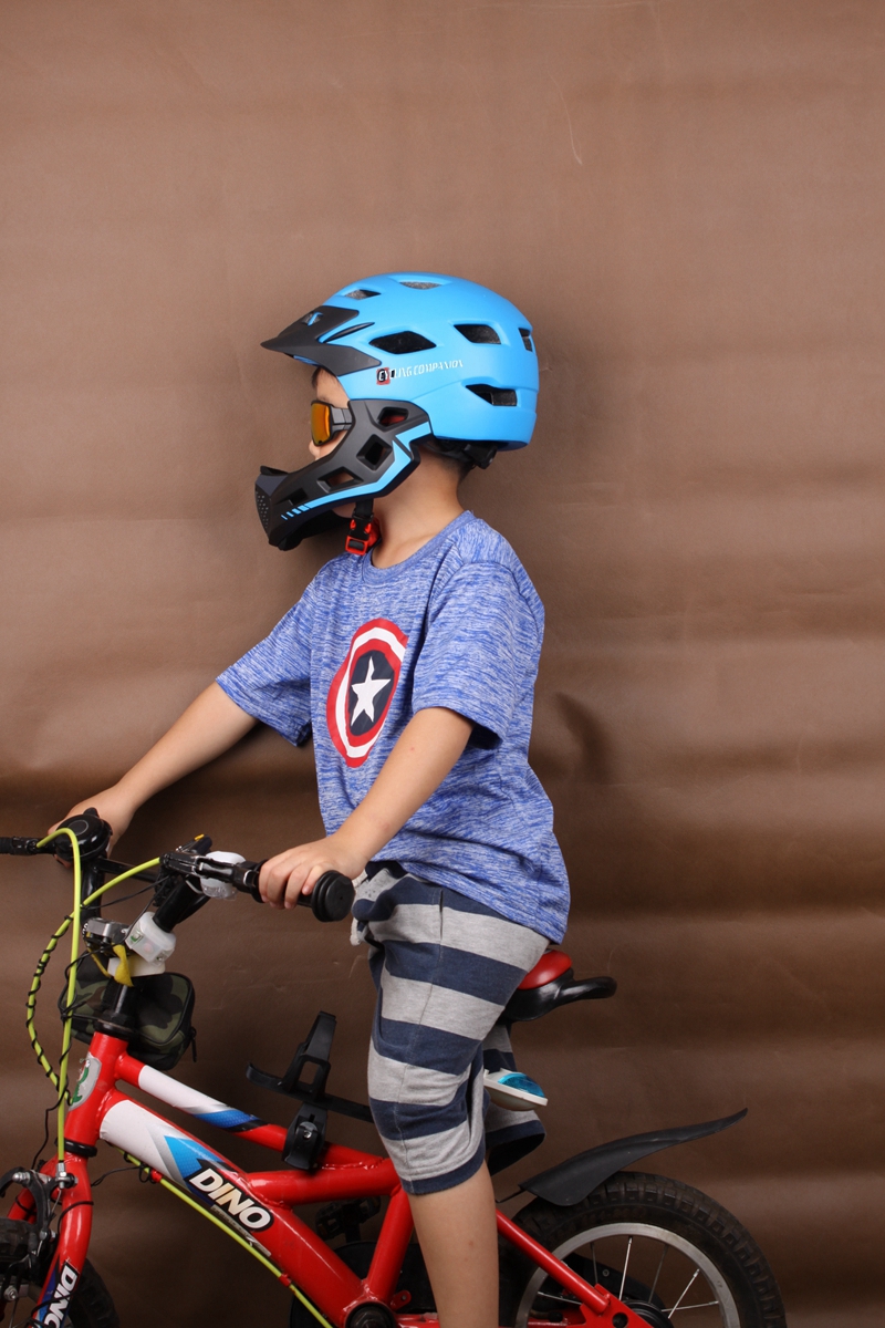 xe thăng bằng bike 8 CYCLINGCOMPANION gửi đồ bảo hộ với ánh sáng trẻ em trượt xe mũ bảo hiểm cân bằng mũ bảo hiểm xe cằm bảo vệ đầy đủ mặt mũ bảo hiểm - Smart Scooter 	xe thăng bằng strider pro