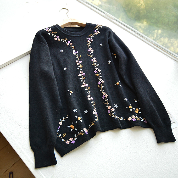 100% Merino Wool Soft Heavy-Duty Embroidered Floral Black Slimming Elegant Pullover Sweater for Women 100% Merino Wool Soft Heavy-Duty Embroidered Floral Black Slimming Elegant Pullover Sweater for Women