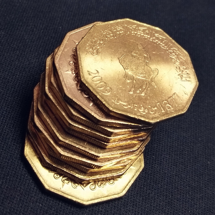 Libya 1 4 dinarcoins large diameter 28MM products are as graphic as foreign currency foreign coin coin 8001