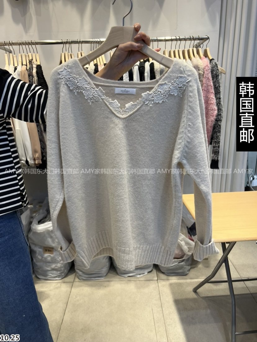 South Korea Direct mail East gate 2023 Winter new LADYBUG ADORABLE SWEATER 21230885-Taobao