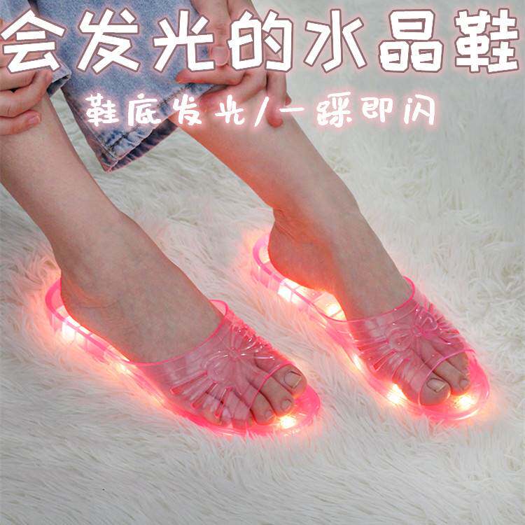 Ladies' princess crystal slippers that will light up in summer are cheap gifts for adults to spoof girlfriends birthday gifts