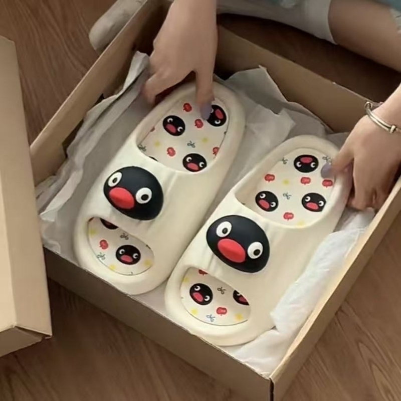 Pingu Penguin Slippers for Women, Summer Outdoor Wear, Soft-Soled Indoor Home Couple Anti-Slip Slippers, Holiday Beach Shoes