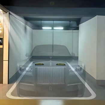 Rolls-Royce Phantom After Placing the Order, It Will Automatically Drive to Your Doorstep. Everyone Who Has Bought It Says They Have Had Hallucinations.