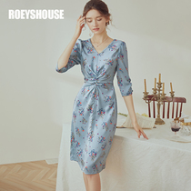 Luo Yi elegant print dress female New temperament gentle waist waist V-neck retro skirt 02638