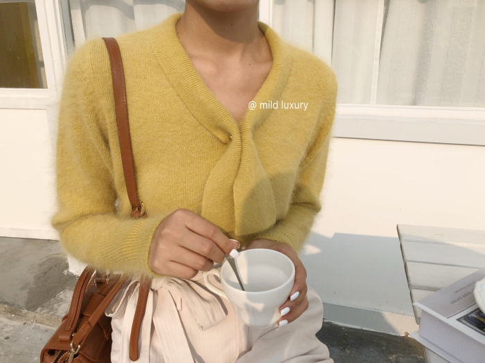 SỮA LUXURY mùa thu đông mới thời trang retro văn học đính cườm cà vạt nhung nước đan áo len cao cổ nữ hàn quốc