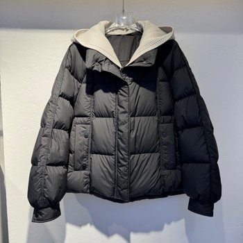 European station 2025 winter new popular women's clothing 90 duck down thickened down jacket removable woolen knitted hat trend