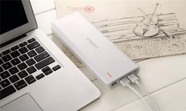 Authentic Roman Shi dung lượng siêu lớn sạc kho báu 25000 mAh sạc nhanh kê kê táo VIVO Huawei OPPO Andrew vinh quang điện thoại di động máy tính bảng phổ dụng điện thoại di động siêu mỏng đấm