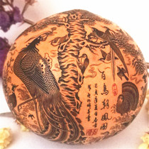 Micro-sculpted needle engraving of colorful sculptures with egg hyacinth engraving to hand out the hand-twist natural hyacinth collection of objects in the physical figure