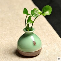 Small vase (contact customer service before taking photo)