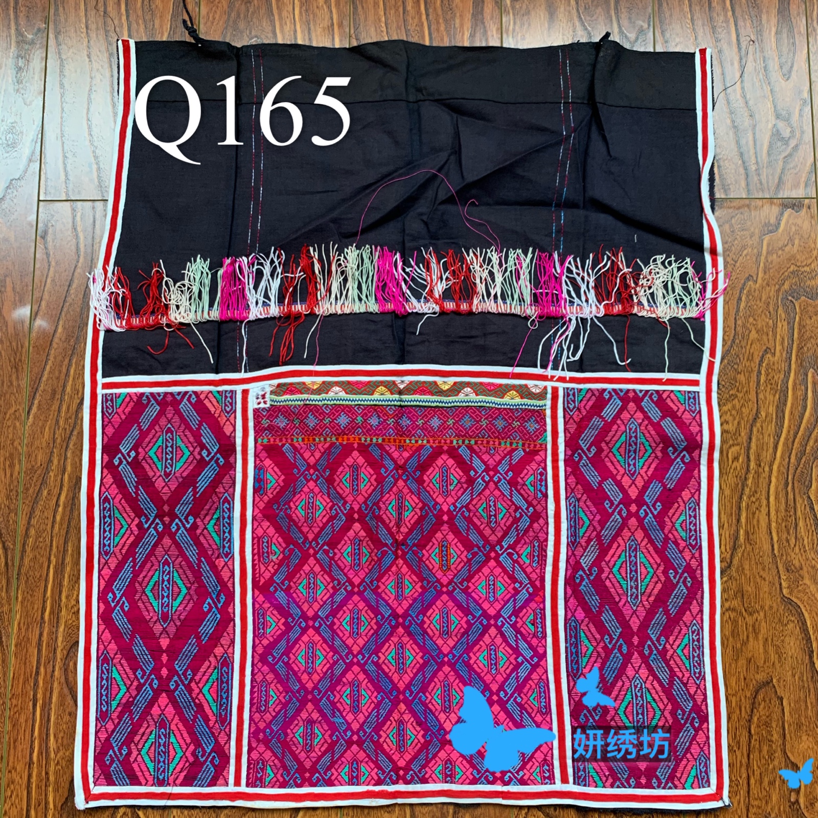 Miao embroidery silk thread embroidered apron Diy dress framed with nine percent new and old embroidered non-vintage antique Q161 ~ 168