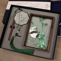 Suzhou double-sided embroidery with Chinese characteristics walnut wood ornaments bookmark hangings Suzhou embroidery business accompaniment gift set boxed