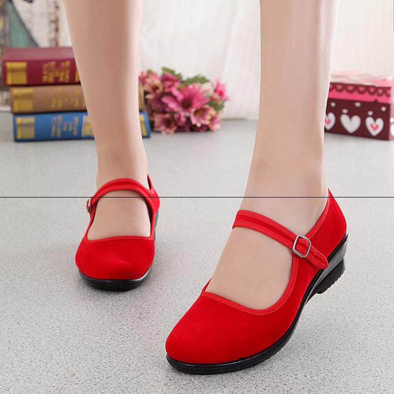 Old Beijing cloth shoes women's wedge heel red square dance shoes pull belt gift instrument work leisure velvet red cloth shoes dancing shoes