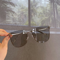 RUNA HOME retro fashionable big frame light light gray UV protection Big Frame mens and womens star sun glasses