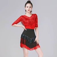 Топ с двойной кисточкой красный + трехслойная юбка с кисточками черно-красная