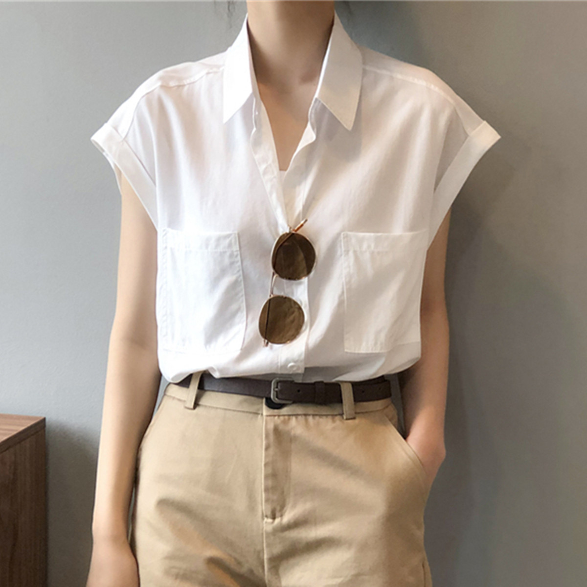 2022 Summer New Korean Version Loose Design Sensation Niche Shirt Vest Woman Fashion Casual Foreign Pie Sleeveless Blouse