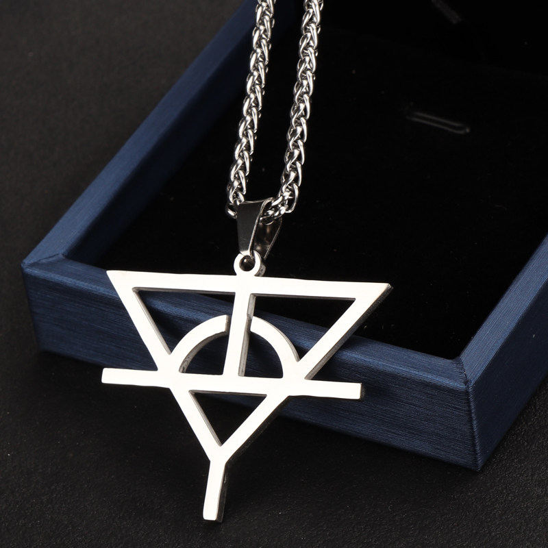 Star with the same paragraph Hua Chenyu stainless steel guitar pick hollow pattern can be customized LOGO heart-shaped pick lover