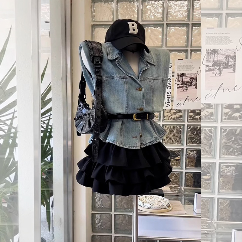 Summer Outfit: a Complete Korean-Style Chic Age-Reducing Set, Retro Sleeveless Denim Vest and Skirt Two-Piece Set for Women