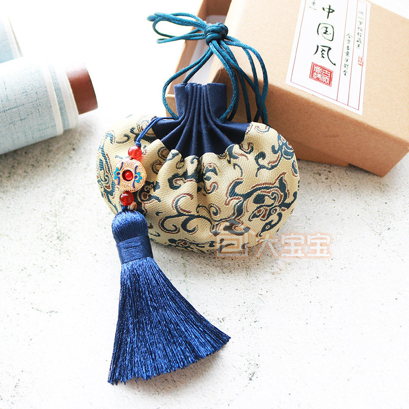 End of the Dragon Boat Festival fragrant bag Ancient Wind Embroidery Pocketbook Gift Lavender Mosquito Repellent Wardrobe Hanfu Carry-on Bag Empty Bag