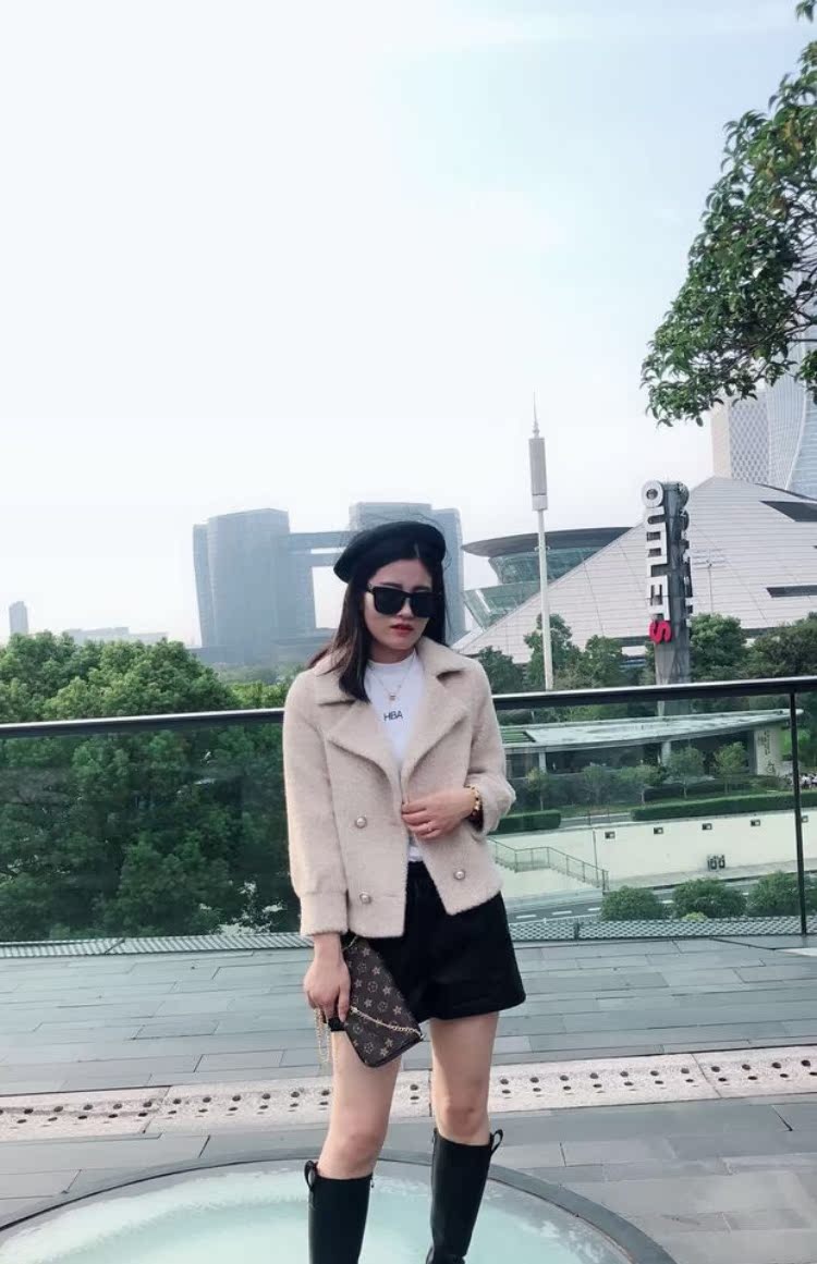 Phần thưởng cho thấy mùa đông thanh lịch mới mỏng bờm vàng ngắn chiếc áo khoác nhung nữ áo khoác nữ 66R2 áo khoác nữ hàng hiệu