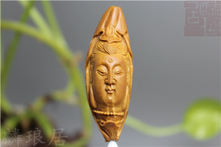 Olive stone carving Guanyin method hand-carved single large seed pendant Bodhi star and moon accessories