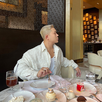 GAHKSTUDIO PRE-FALL early autumn 8 8 on the new small fragrant wind World rich power Zhilong luxury tide shirt