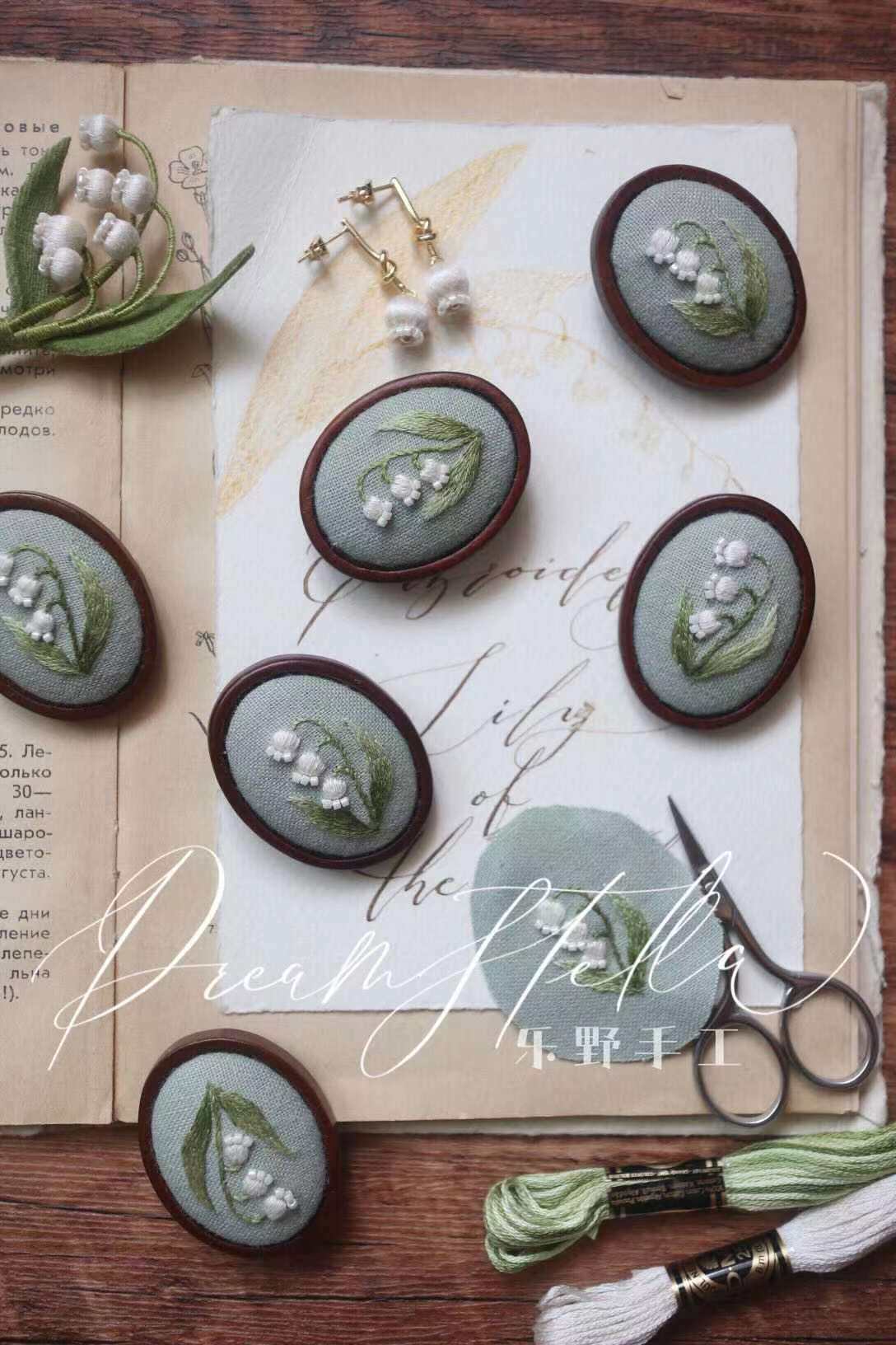 Leano Handmade Original Embroidered Bells Brooch Brooch Retro Wood Care Brooch Gift