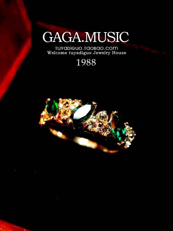 Flashing Austrian style crystal emerald ring diamond ring Korean fashion retro jewelry female
