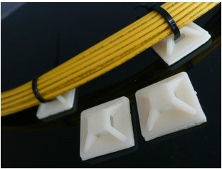 Self-adhesive tie fixing holder suction cup positioning sheet adhesive sheet 20 * 20 Internet line fixed seat 5-100