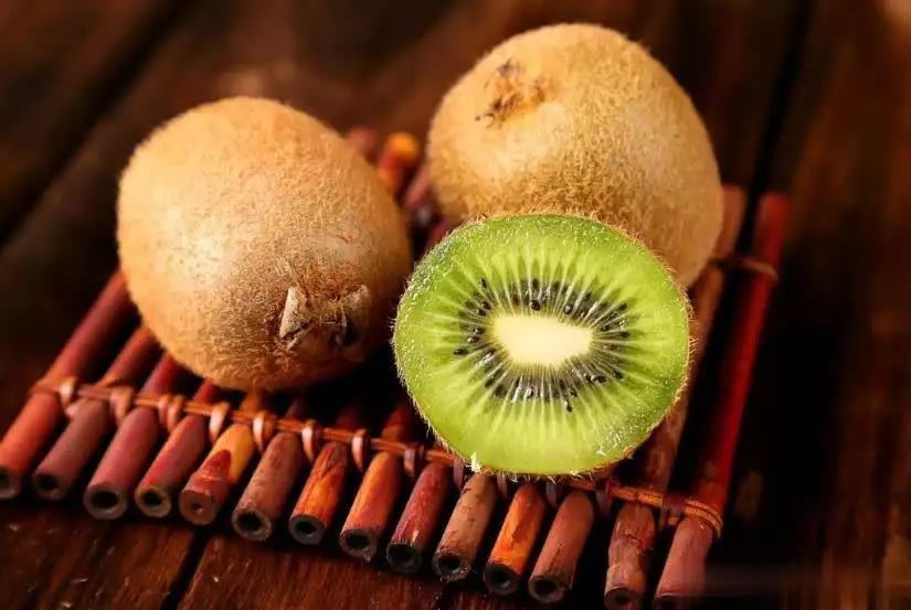 入冬后不论贫富，多吃这5种水果，润肺降燥美容还不上火 