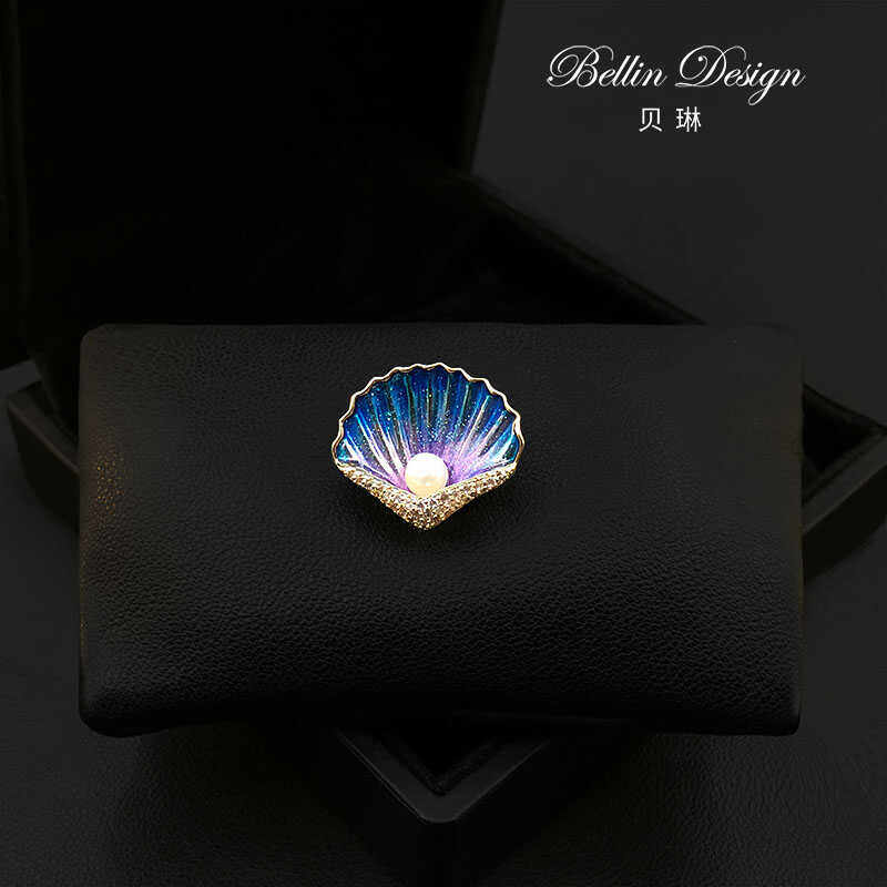Dreamy seashell design small brooch for women, high-end freshwater pearl magnetic lapel pin, anti-exposure buckle accessory 5576