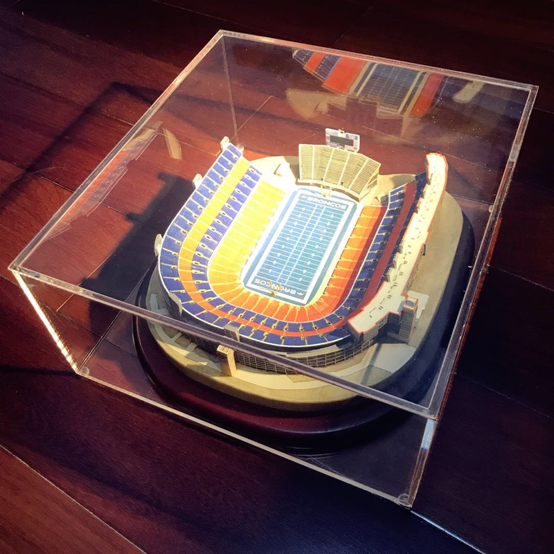 North American Sports Hall of Fame Nfl Football Denver Broncos Mile High Stadium Miniature Model