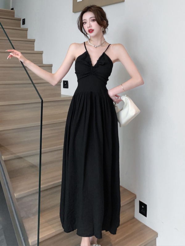 Summer 2024 New Women's French-Style Black Spaghetti Strap Dress, Sanya Backless Seaside Vacation Beach Long Dress Summer 2024 New Women's French-Style Black Spaghetti Strap Dress, Sanya Backless Seaside Vacation Beach Long Dress