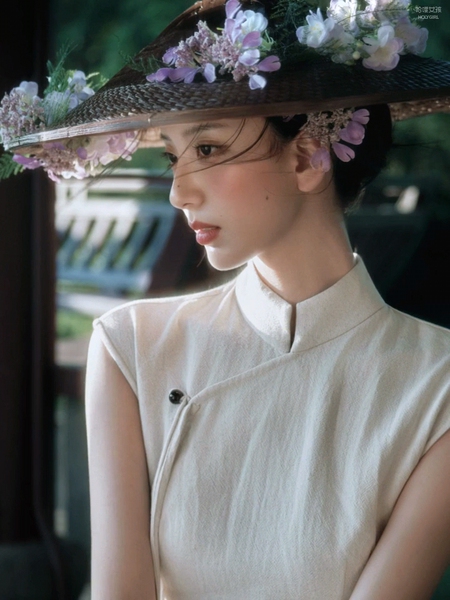 Vintage-Style Bamboo Hat, Gold-Threaded Bamboo Weaving, Small Red Hat, Same Style as on Xiaohongshu, Qipao Photo Shoot, Photography Props for Internet Celebrities, Studio Photo Props