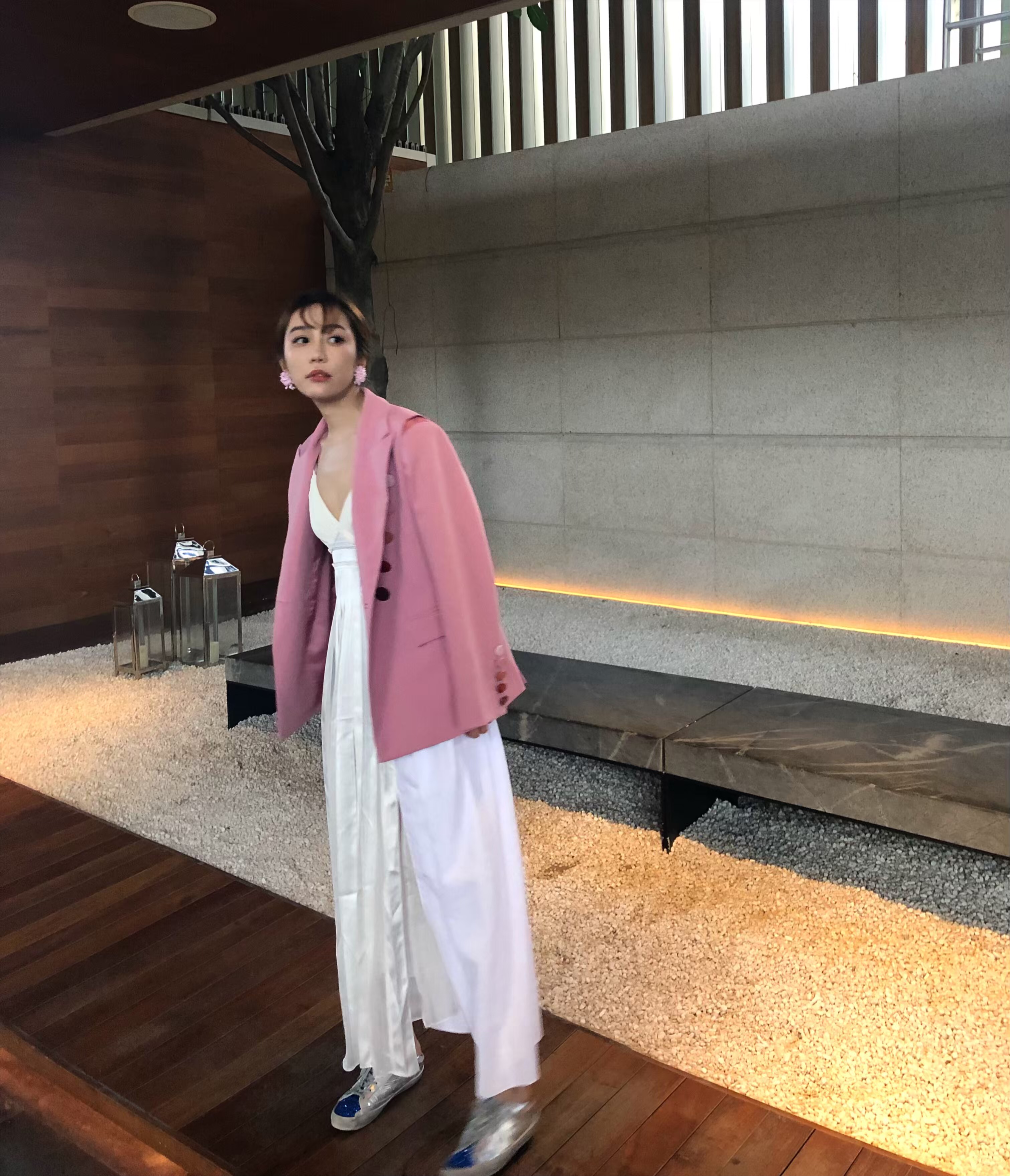 AMOR ins siêu lửa gradient nút đánh vần màu hồng phù hợp với áo khoác nhỏ sang trọng cho nữ mùa xuân hè 2018 mới các kiểu áo vest nữ hàn quốc