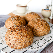 Whole-wheat quinoa bread free saccharin low GI breakfast full belly fitness replacement nutritious food snacks burger meal bag