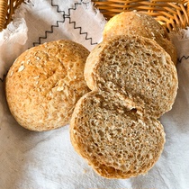 Whole wheat coarse grain bread breakfast full belly fitness dietary fiber replacement food Net red snacks low GI burger meal bag