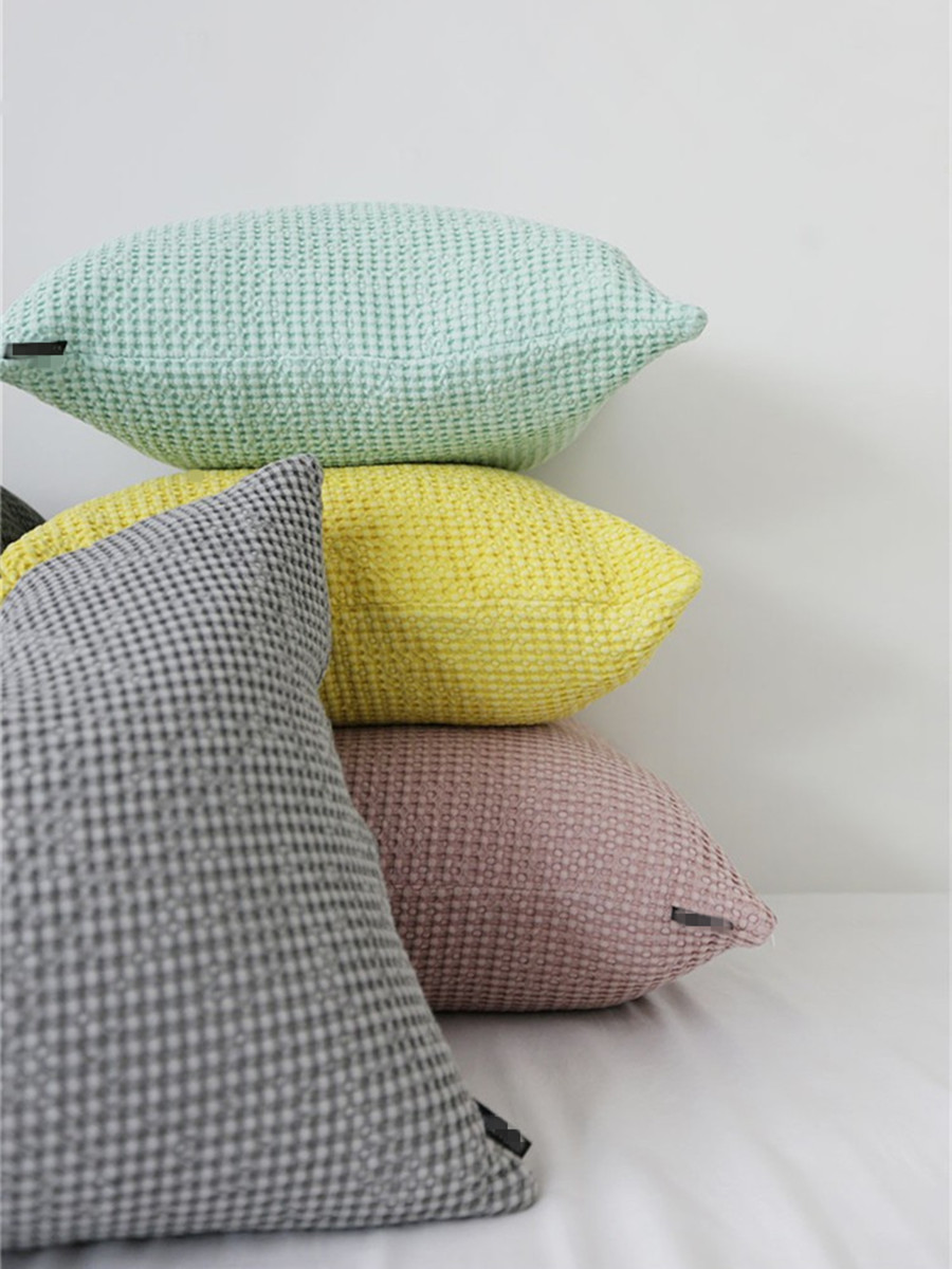 Aika loves family, and children also like Modall Cotton Waffg colored pillow - sleeve