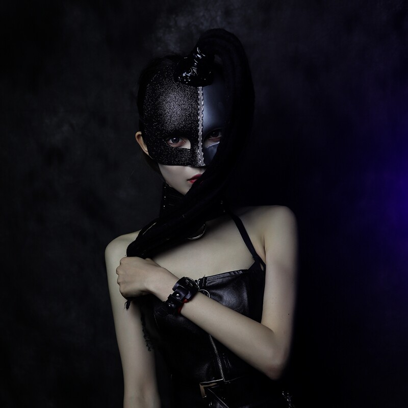 Swallow-tailed butterfly home gaga lady dirty braid punk British singer performance masked singer will return to stage