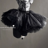 Черная летающая юбка