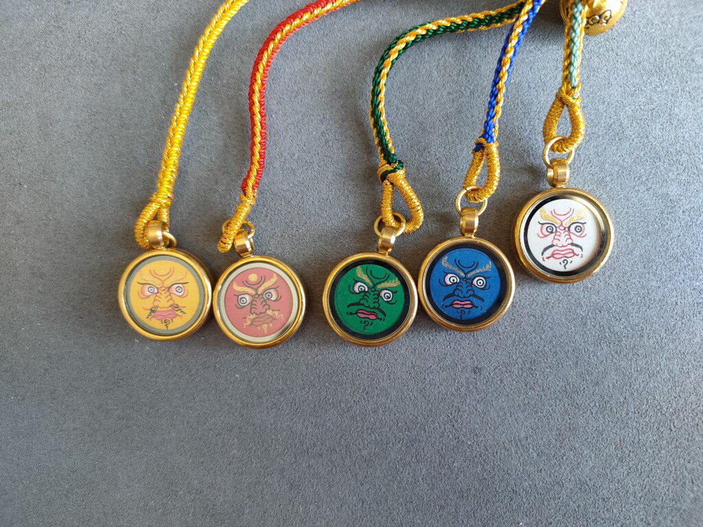 Hot fingertip thangka hand-painted Zakiram small thangka The eye of the god of wealth and the eye of Prajna (one piece)