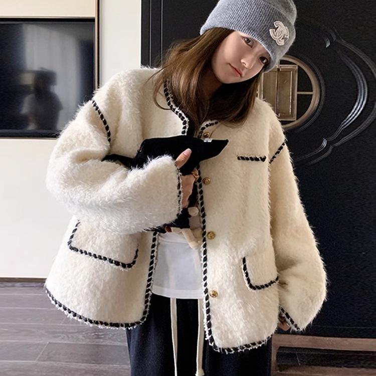羊羔毛小香风外套：时尚界的奢华温暖之选