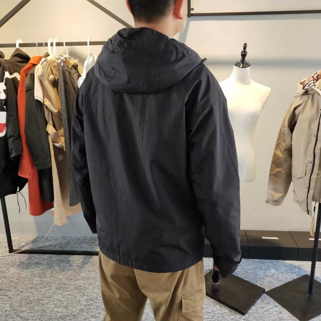 Quạt nam Chunqiu Windbreaker Cổ điển Kẻ sọc Lining Tính khí Cổ điển Không thấm nước Vải trùm đầu ngắn áo gió 2 lớp